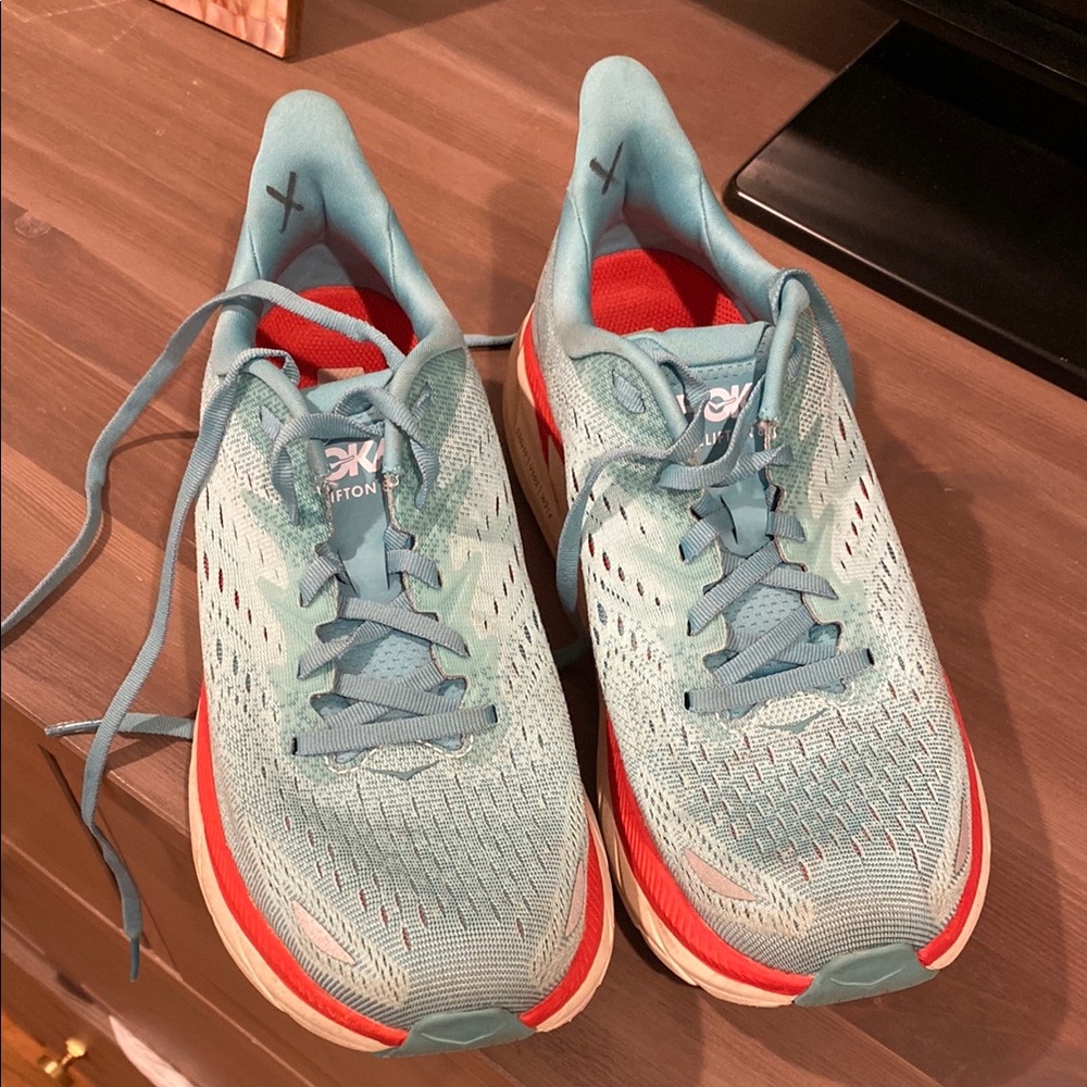 HOKA Clifton 8 Women’s running shoe. Blue and coral size 9